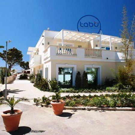 Tabu Hotel Porto Cesareo Bagian luar foto