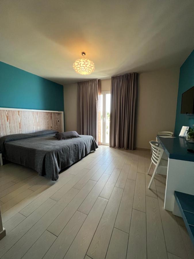 Tabu Hotel Porto Cesareo Bagian luar foto