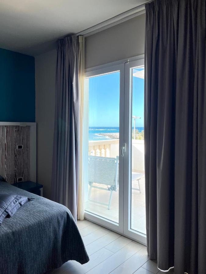 Tabu Hotel Porto Cesareo Bagian luar foto
