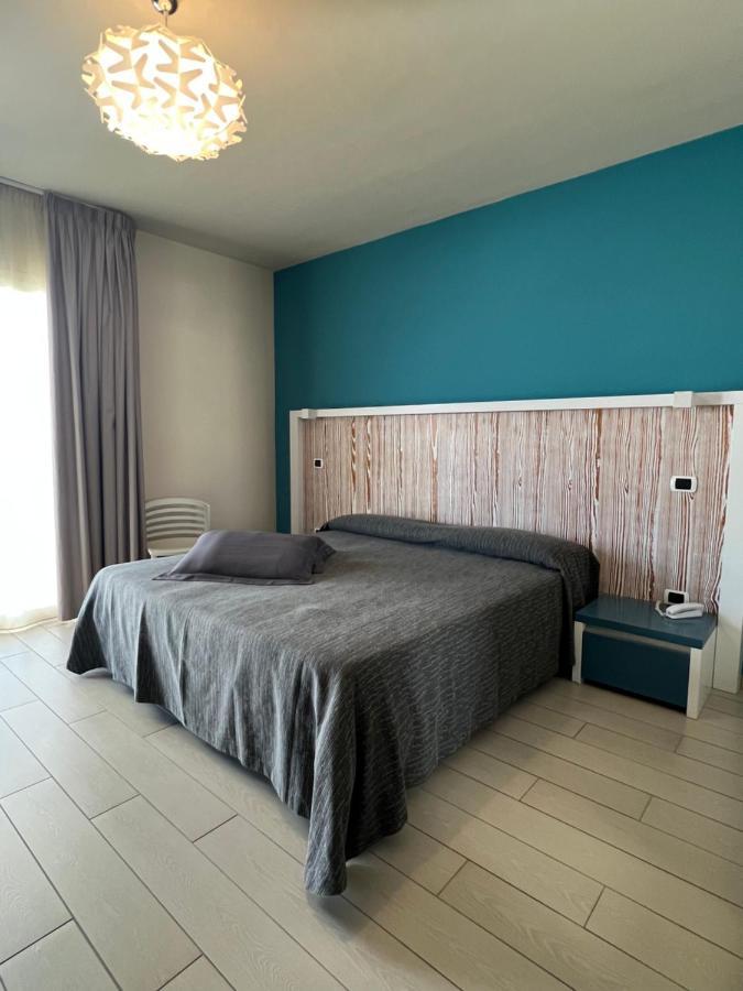 Tabu Hotel Porto Cesareo Bagian luar foto