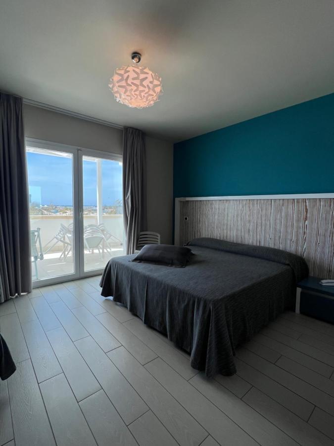 Tabu Hotel Porto Cesareo Bagian luar foto