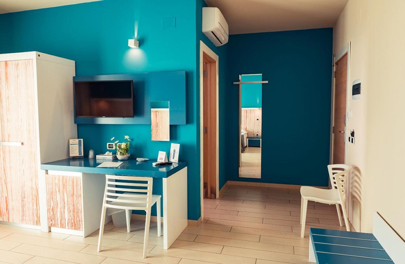 Tabu Hotel Porto Cesareo Bagian luar foto
